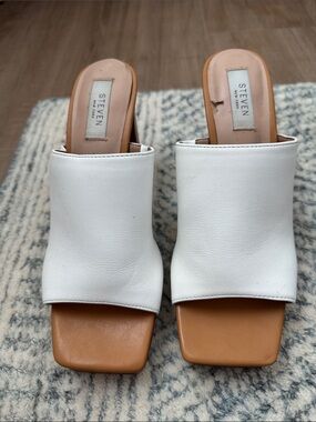 Steve Madden White Leather Slide Mules with Tan Footbed
